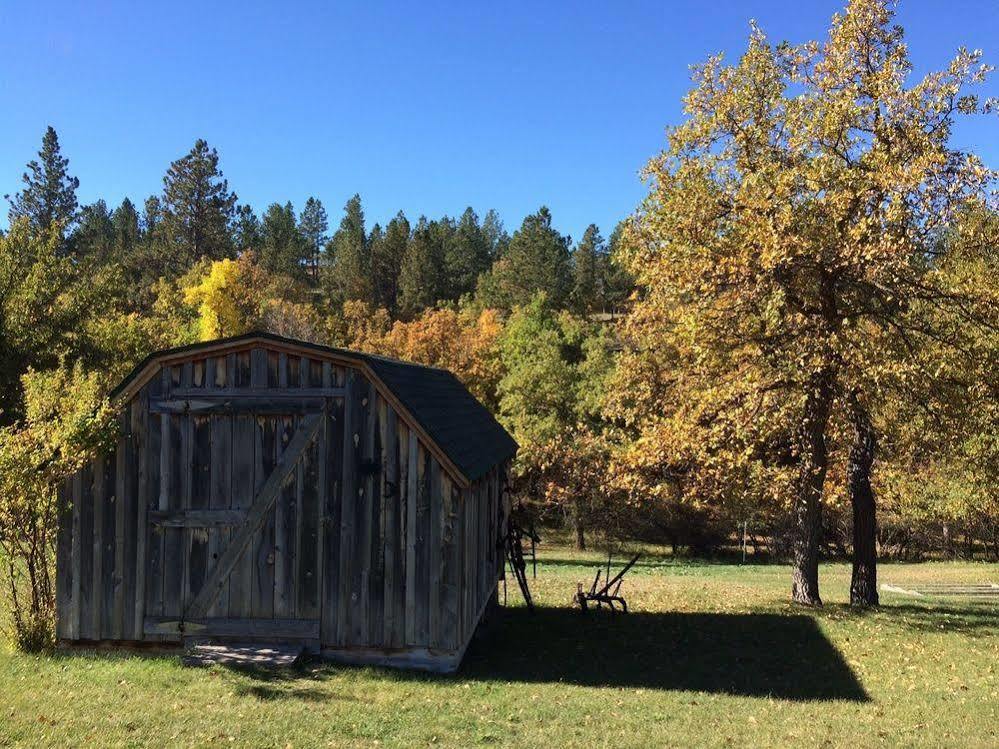 Lytle Creek Inn Bed And Breakf Devils Tower Екстер'єр фото